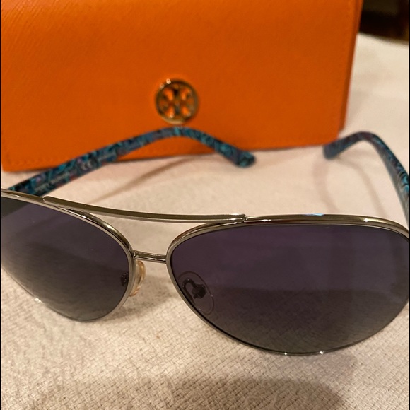 Tory Burch Accessories - Tory Burch sunglasses TY 6031